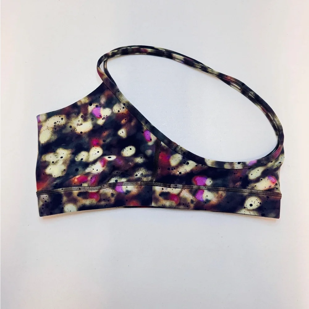 Lululemon Women’s Sport Top - Picture 2 of 3